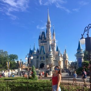 Meet your Posher, Alexi